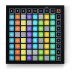Launchpad Mini patří mezi oblíbené MIDI kontroléry, jejichž hlavním úkolem je ovládat DAW softwary na vašem PC, laptopu nebo tabletu. Launchpad Mini si získal srdce zákazníků především svými kompaktními rozměry, nízkou hmotností, jednoduchým designem a intuitivním ovládáním. Kontrolér si tak můžete vzít kamkoli s sebou a tvořit či nahrávat hudbu.