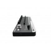 Omnitronic FAD-9 MIDI kontrolér